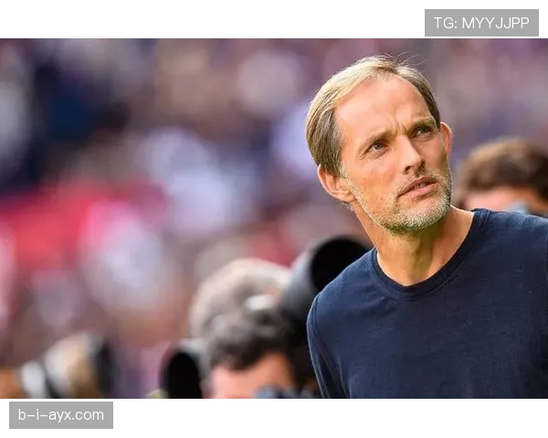 Osimhen凭借社交媒体影响力状态回升,成为年轻球迷新晋偶像 Osimhen凭借社交媒体影响力状态回升,成为年轻球迷新晋偶像