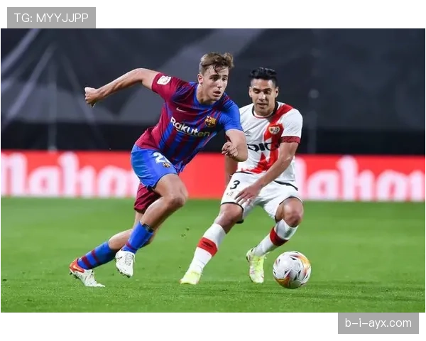 西甲转会风暴：新星强势加盟，老将挥手告别引热议