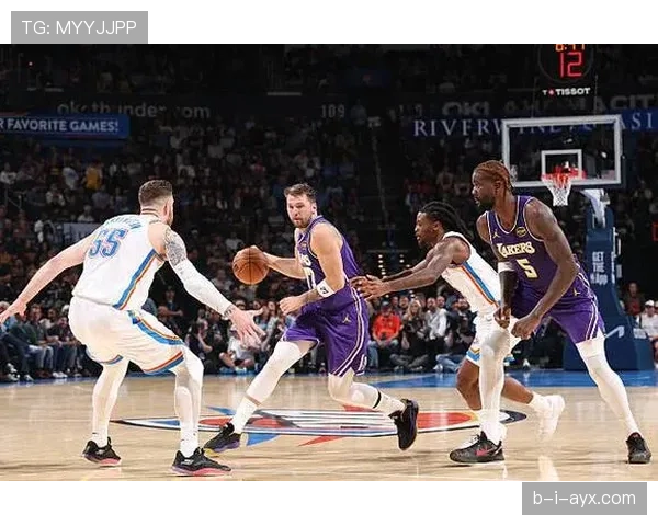 戴维斯挡拆制造篮下空间，效率显著提升领跑湖人内线